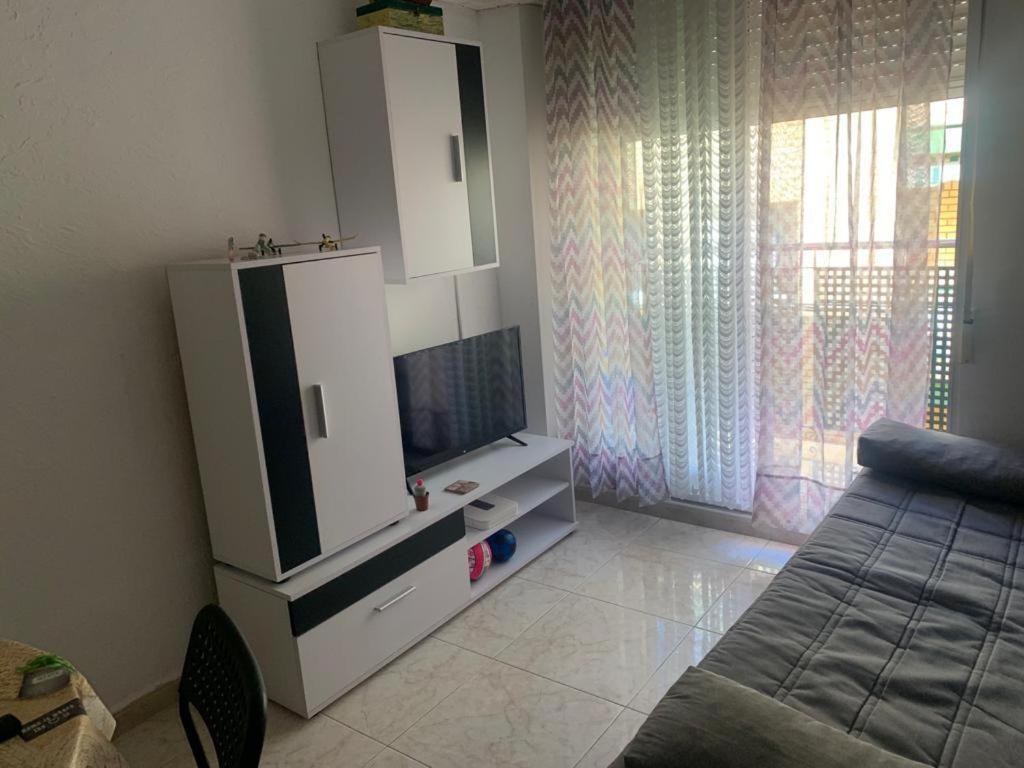 Alquilo Hermoso Apartamento En La Paradisiaca Oropesa Del Mar, 2Habitaciones, 1 Bano, Cocina, Salon, Aire Acondicionado Y Balcon A 400 Metros De La Playa Morro De Gos, Muy Cerca De Supermercados, Comercios Y Bares المظهر الخارجي الصورة