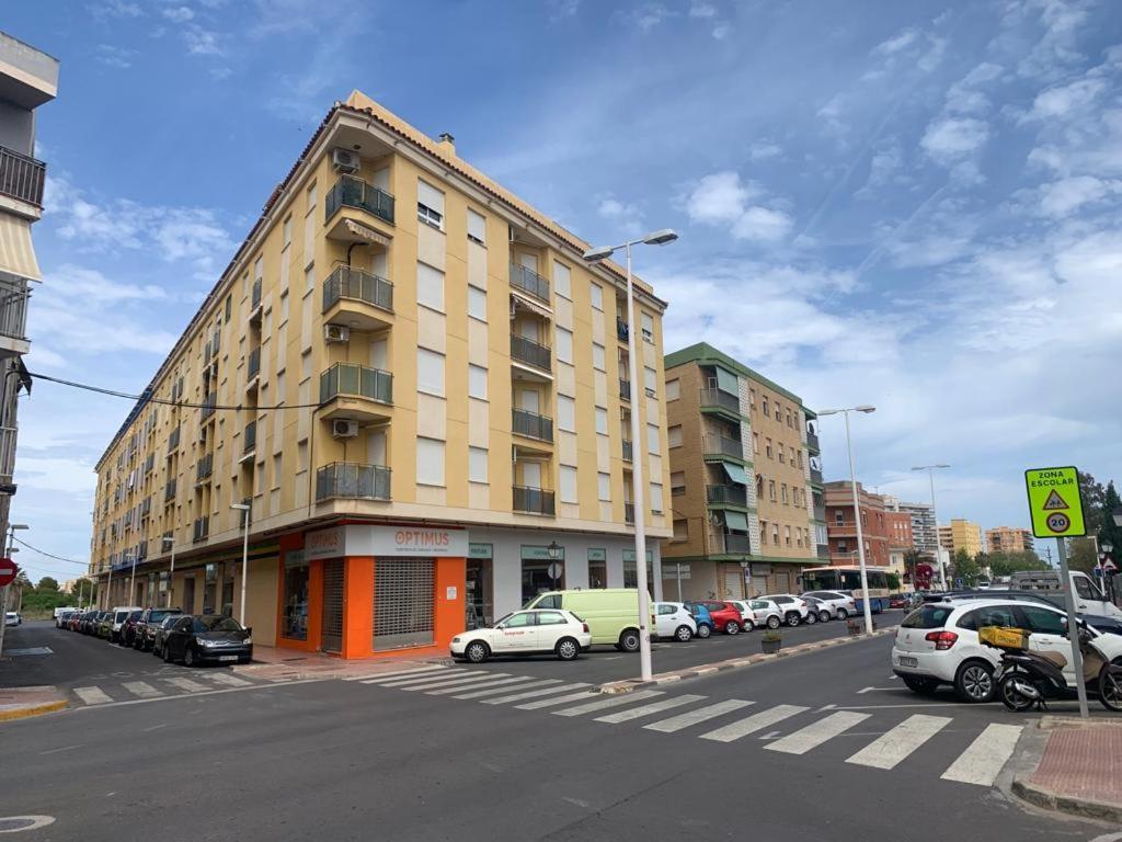 Alquilo Hermoso Apartamento En La Paradisiaca Oropesa Del Mar, 2Habitaciones, 1 Bano, Cocina, Salon, Aire Acondicionado Y Balcon A 400 Metros De La Playa Morro De Gos, Muy Cerca De Supermercados, Comercios Y Bares المظهر الخارجي الصورة