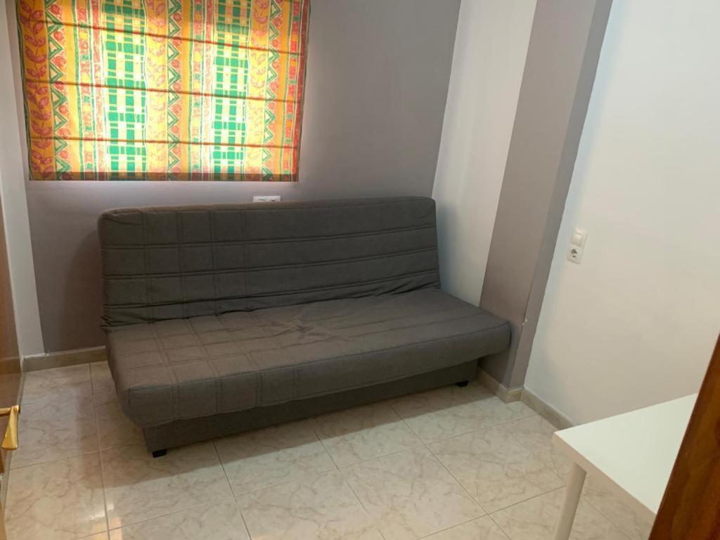Alquilo Hermoso Apartamento En La Paradisiaca Oropesa Del Mar, 2Habitaciones, 1 Bano, Cocina, Salon, Aire Acondicionado Y Balcon A 400 Metros De La Playa Morro De Gos, Muy Cerca De Supermercados, Comercios Y Bares المظهر الخارجي الصورة