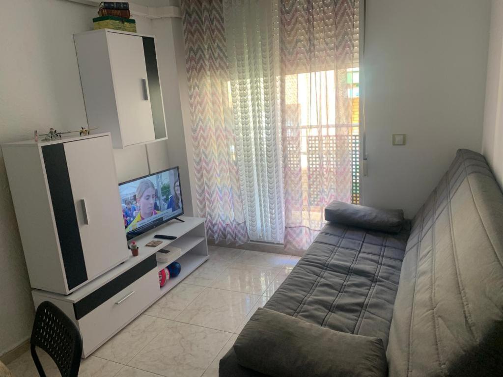 Alquilo Hermoso Apartamento En La Paradisiaca Oropesa Del Mar, 2Habitaciones, 1 Bano, Cocina, Salon, Aire Acondicionado Y Balcon A 400 Metros De La Playa Morro De Gos, Muy Cerca De Supermercados, Comercios Y Bares المظهر الخارجي الصورة